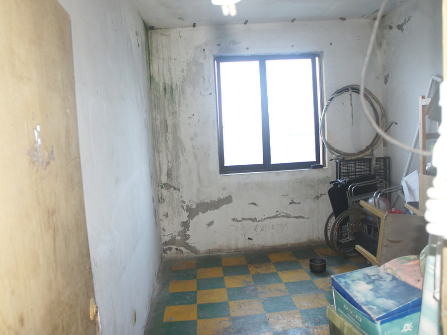 上海市奉贤区盘龙小区1栋5F 