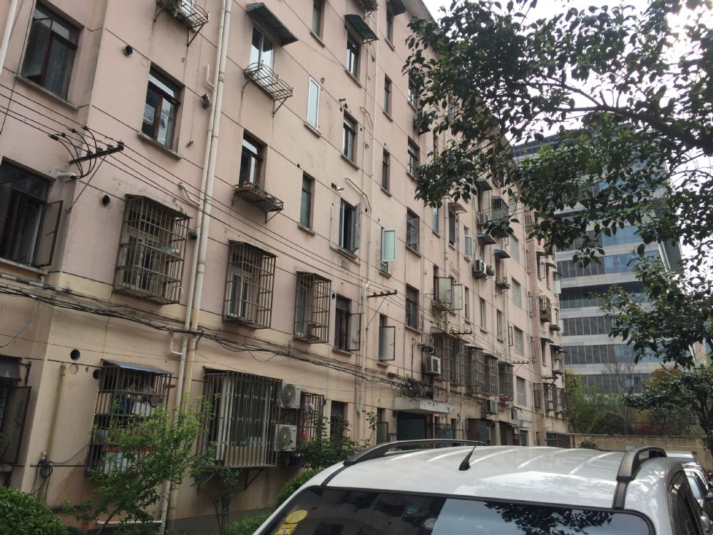 上海市静安区景峰苑52栋5F 