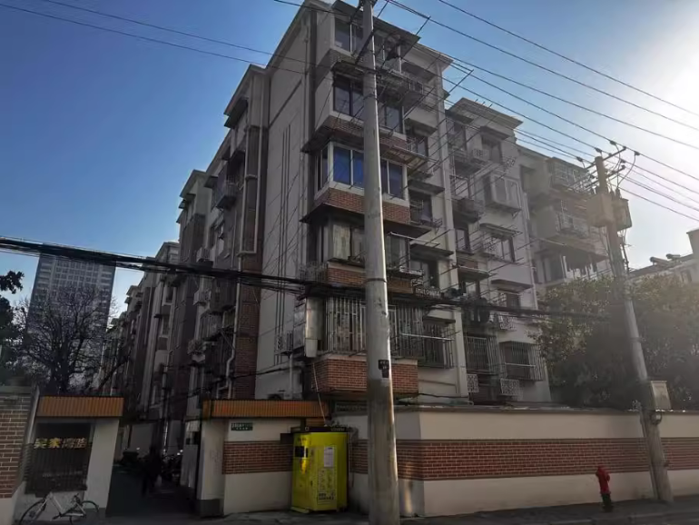 上海市虹口区吴家湾路200弄小区23栋6F 