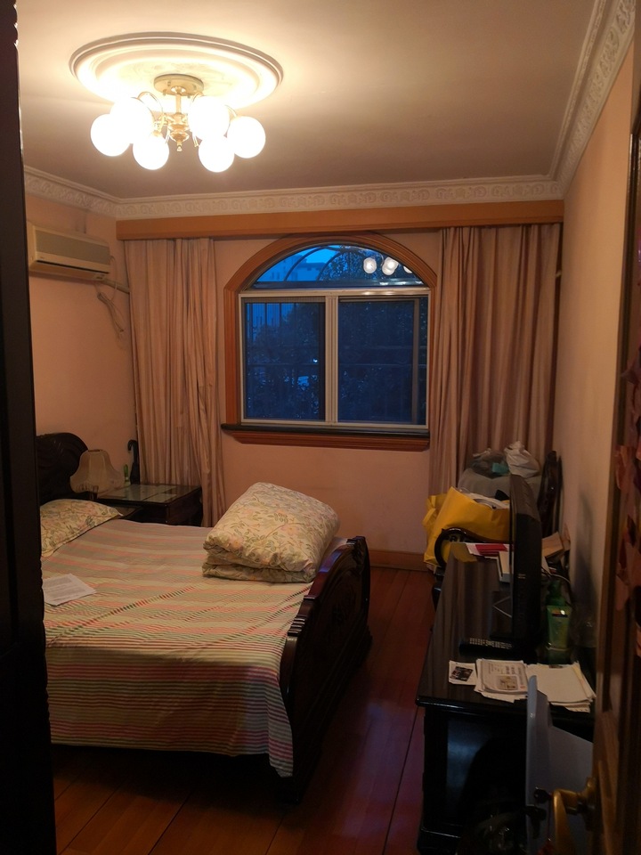 上海市静安区申地公寓15栋2F 