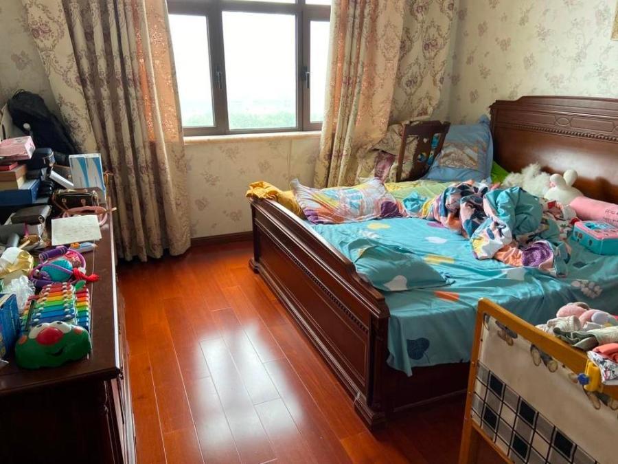 上海市宝山区欧泊花郡60栋14F及地下1F车位 