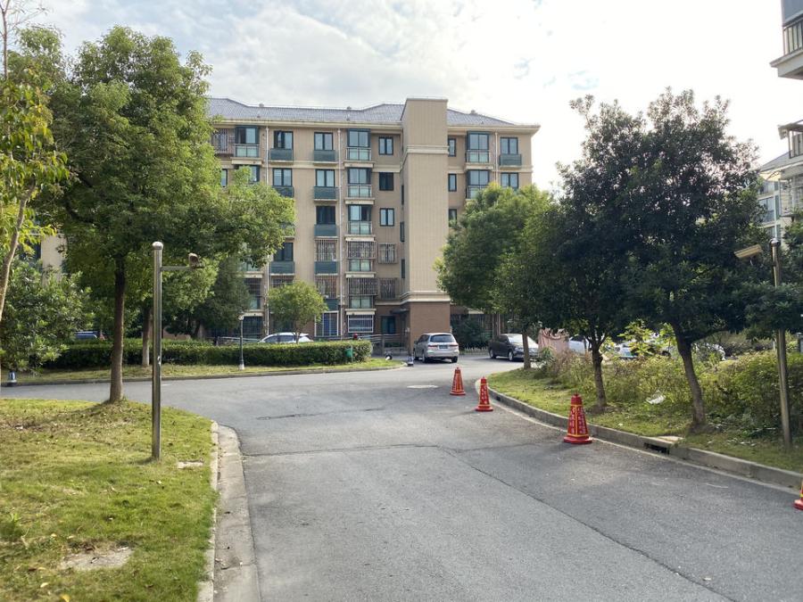 上海市宝山区锦秋花园90栋1-3F 