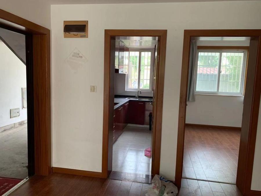 上海市宝山区宝通家园112栋1F 