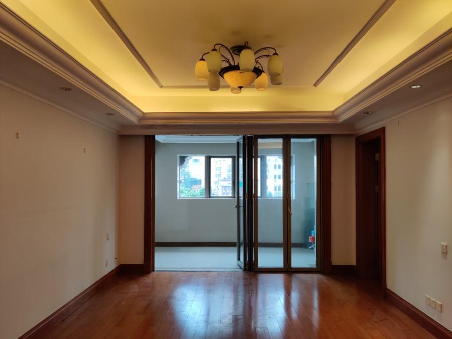 上海市徐汇区徐汇苑9栋3F 