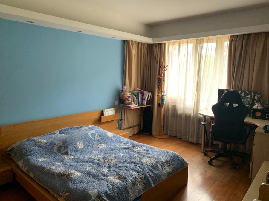 上海市长宁区虹桥中华园2388栋4F 