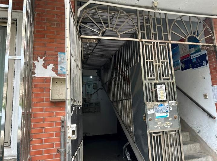 上海市浦东新区新润花苑5栋1F 