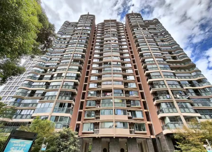 上海市长宁区城宁花苑1栋18F及地下1F车位 