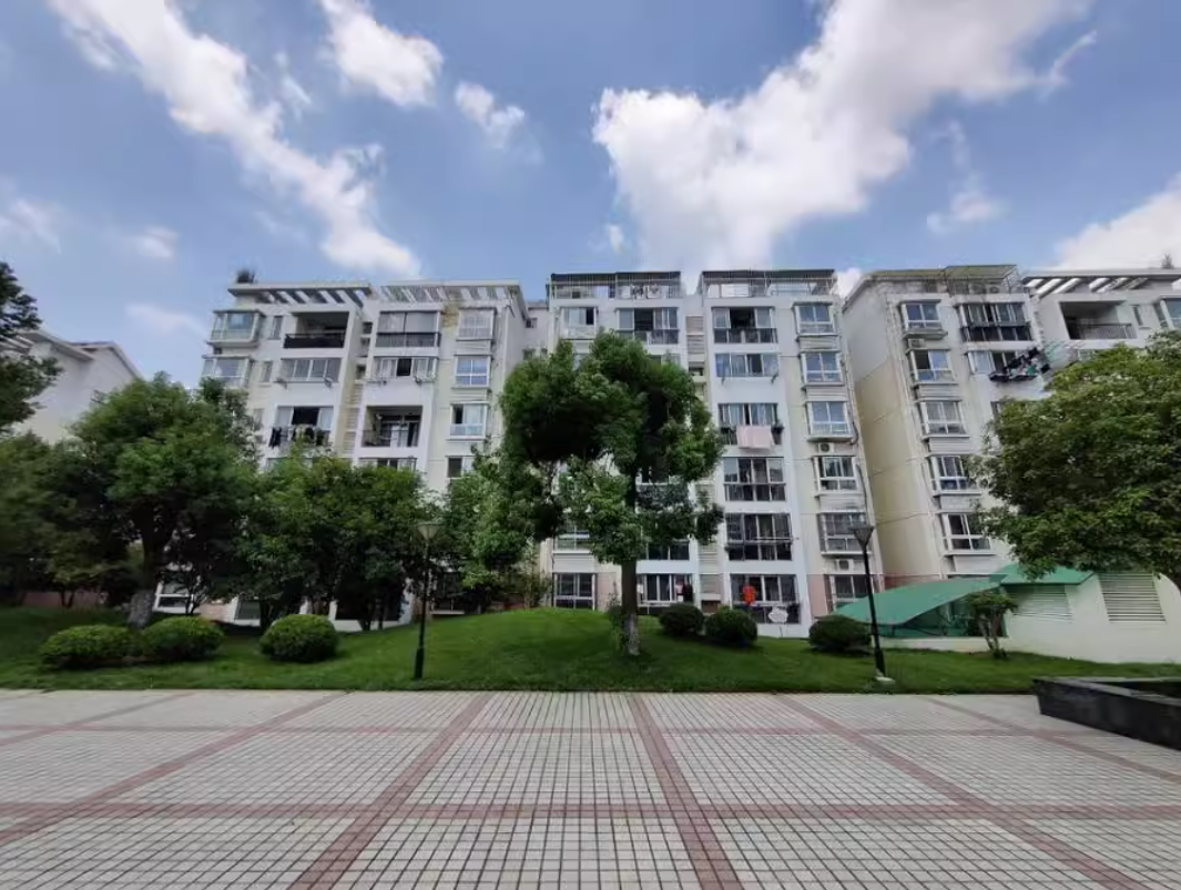 上海市闵行区景舒苑六村47栋6F 