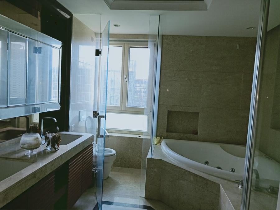 上海市浦东新区国信世纪海景6栋11F及二个车位 