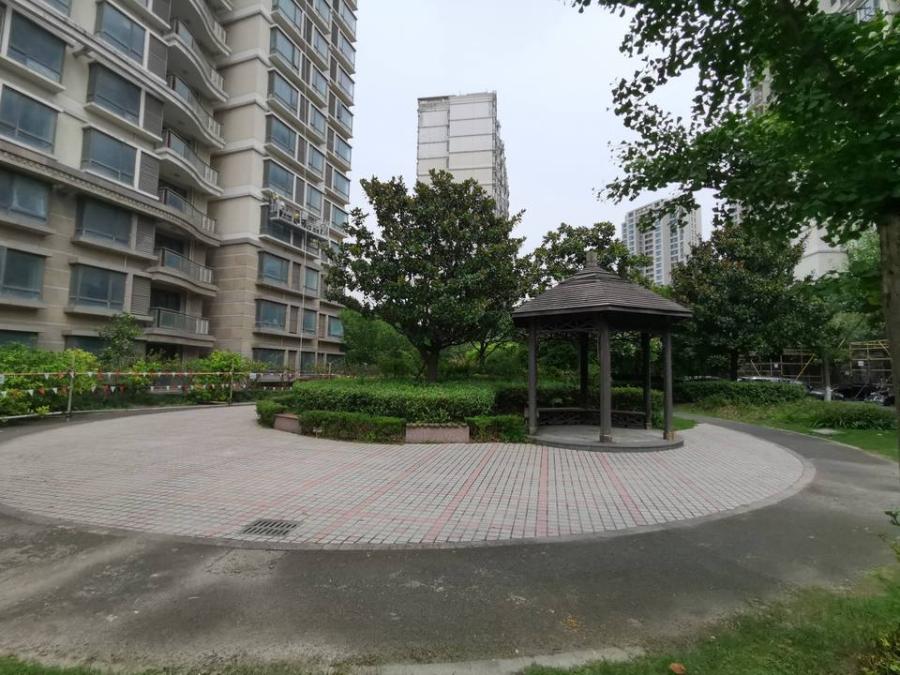 上海市虹口区水木年华花园12栋13F 