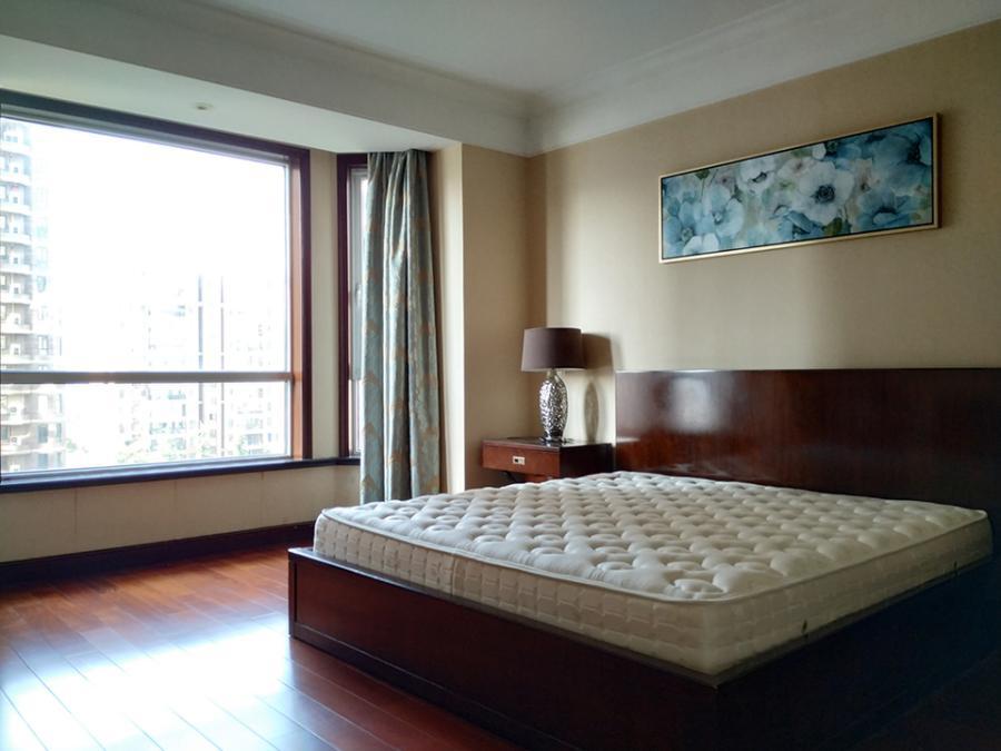 上海市长宁区华丽家族古北花园14栋9F 