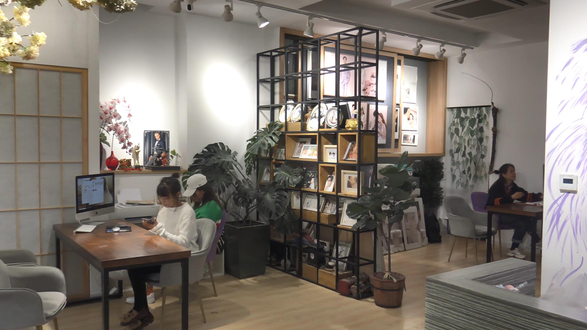 上海市松江区泰晤士小镇三新北路900弄1039栋地下1F、1F 