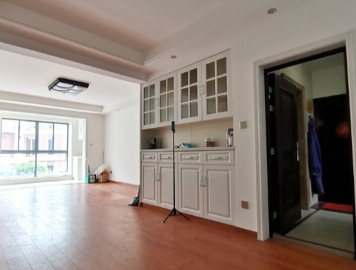 上海市奉贤区秋月朗庭66栋2F及地下车库 