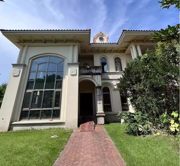 上海市奉贤区棕榈滩高尔夫别墅3栋 