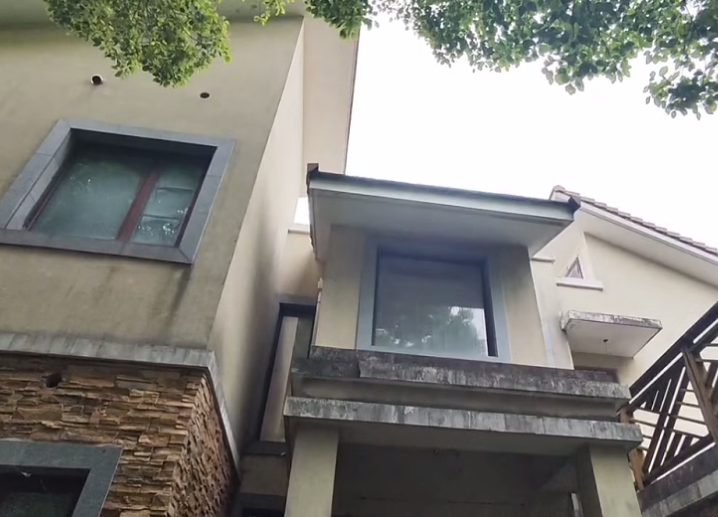 上海市浦东新区生茂养园航头镇78栋 