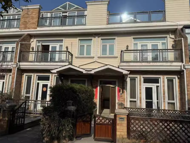 上海市嘉定区东方豪园47栋1-3F 