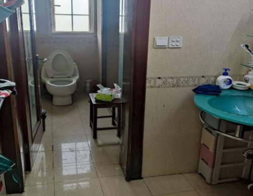 上海市宝山区宝莲湖景园4栋5F及车位 