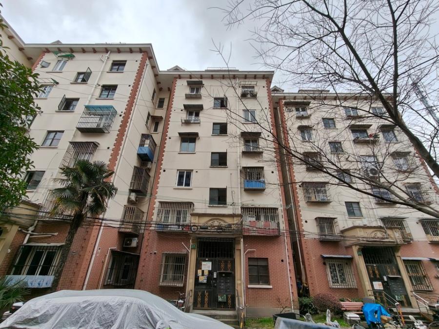 上海市嘉定区真光新村第四小区125栋4F 