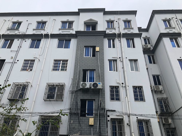 上海市奉贤区育秀四区1037栋5F 