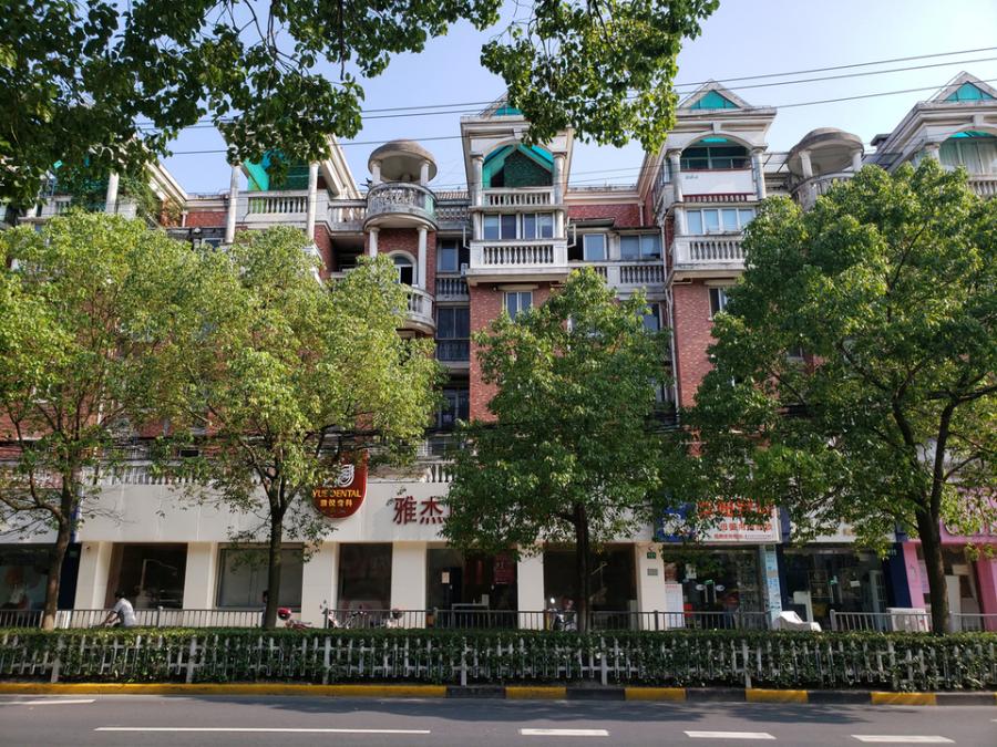 上海市宝山区富弘苑6栋2F 