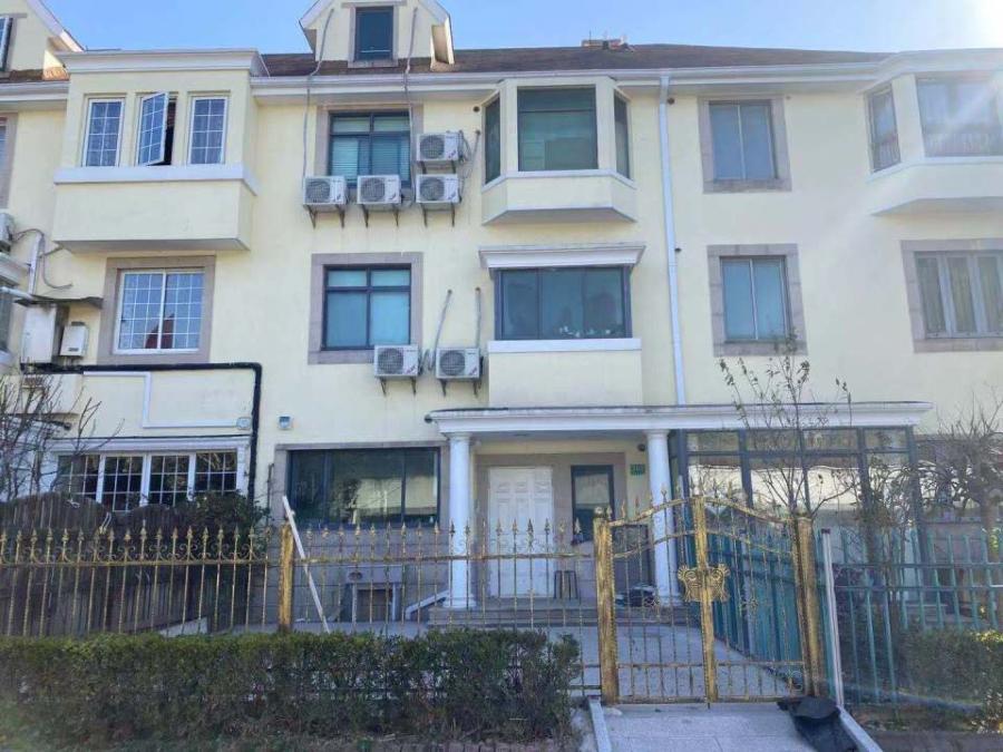 上海市松江区龙珠花苑-英国会九亭镇261栋 