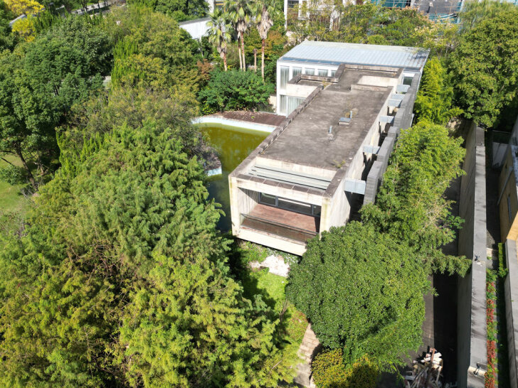 上海市松江区中凯曼荼园佘山镇2350栋全幢 