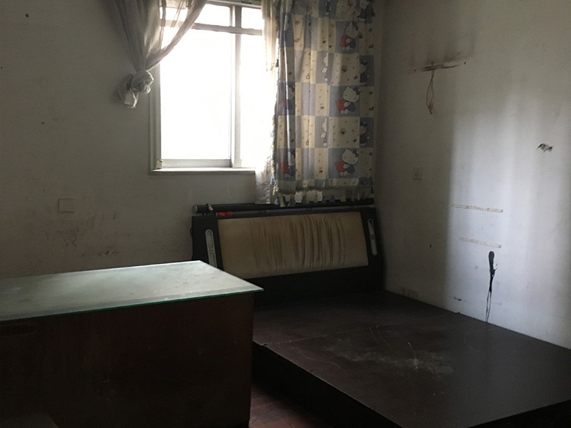 上海市杨浦区华荣公寓368栋1F 