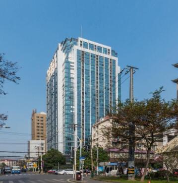 上海市宝山区联合滨江大厦111号17F2套 