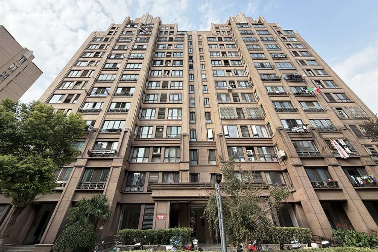 上海市宝山区香逸湾122栋7F 