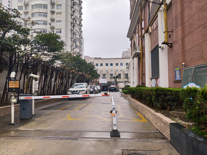 上海市徐汇区宏汇大厦468栋10F及地下1F车位 