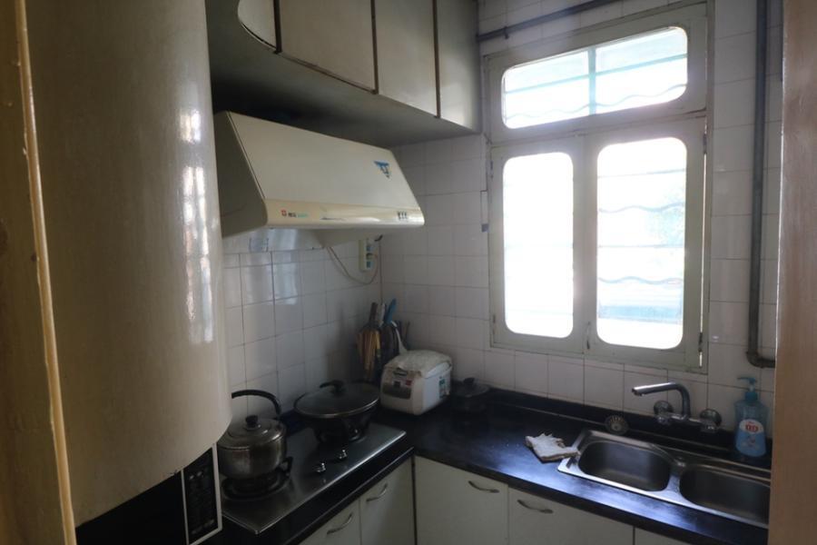 上海市宝山区永清路171弄小区5栋1F 