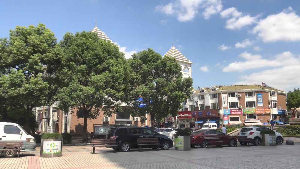 上海市松江区昌鑫花园思贤路1857弄61-1栋1-3F等六套 