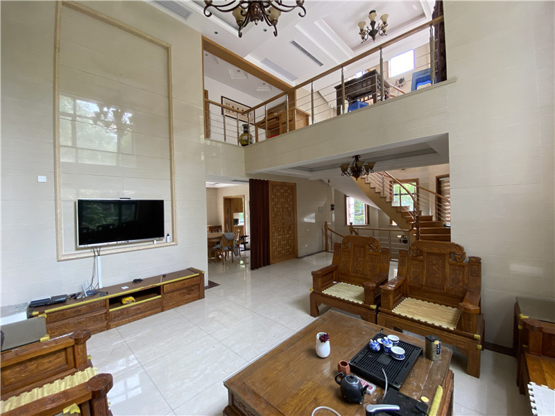 上海市嘉定区英伦美墅馆22栋 