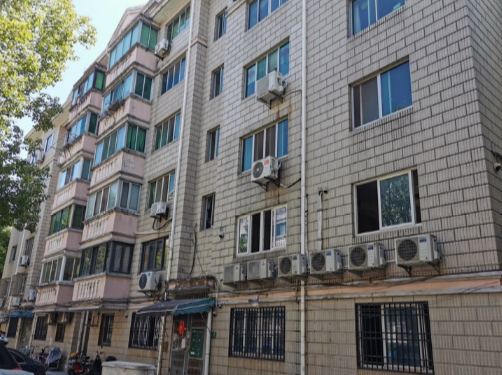 上海市奉贤区浦江花园12栋1F 