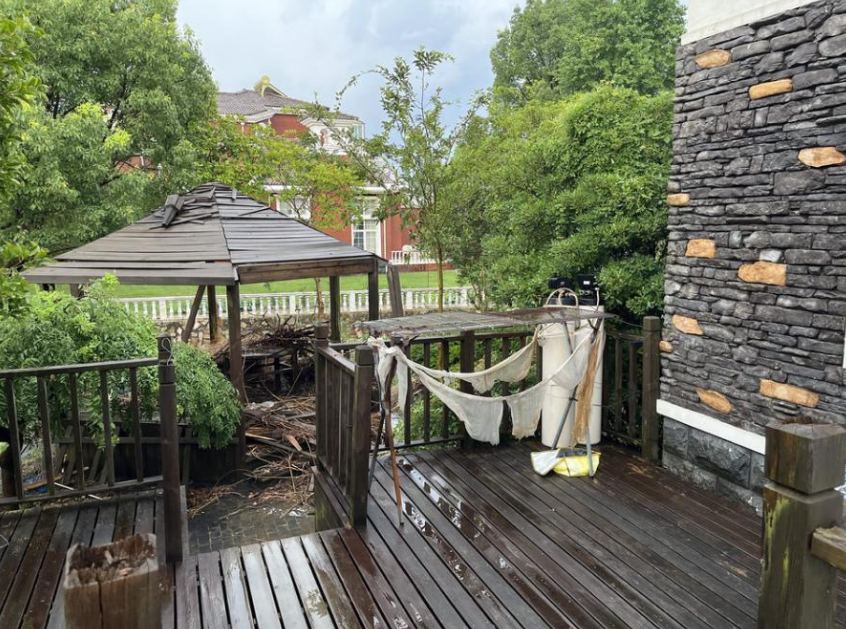 上海市松江区绿洲比华利花园新桥镇982栋 