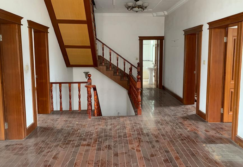 上海市松江区蓝天新村一村65栋 