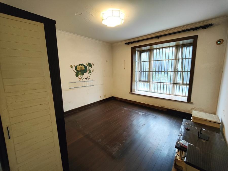 上海市松江区绿洲华庭苑258栋1F 