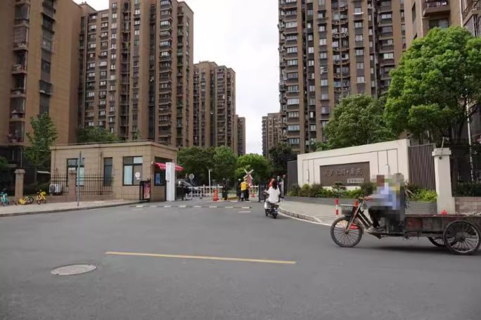 上海市宝山区美罗家园鼎苑4栋3F 