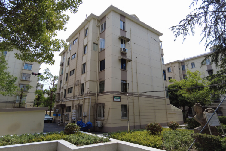 上海市奉贤区解放新村189栋3F 