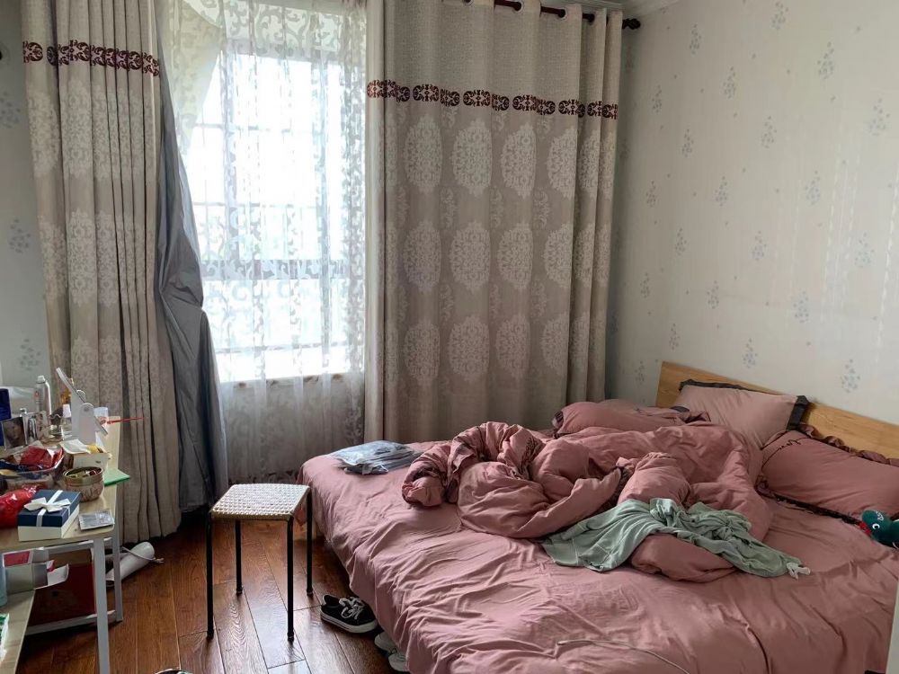 上海市金山区绿地金卫新家园4栋5F 