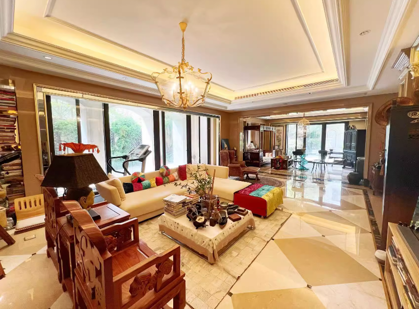 上海市浦东新区绿城玉兰花园·御园16栋1F 