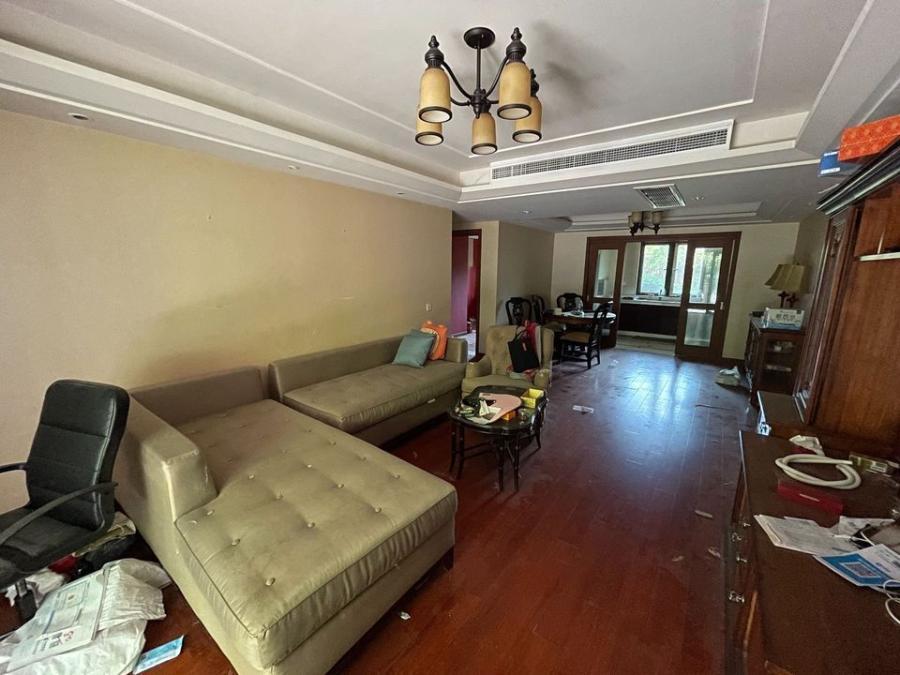 上海市浦东新区万科金色公馆10栋1F 