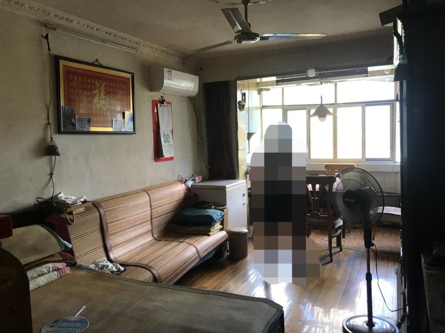 上海市虹口区佳伟小区10栋3F 