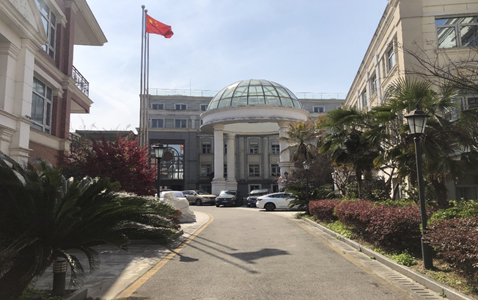 上海市徐汇区翡翠苑111栋20套及车库 