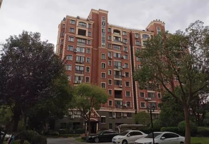 上海市奉贤区世贸爱马尚郡馨苑56栋10F 