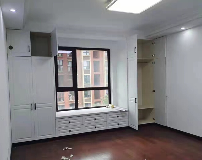 上海市浦东新区保集澜湾1栋5F 