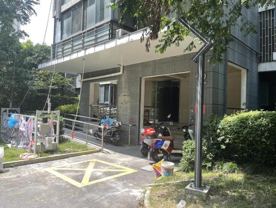 上海市宝山区三花现代城丹桂苑12栋16F 