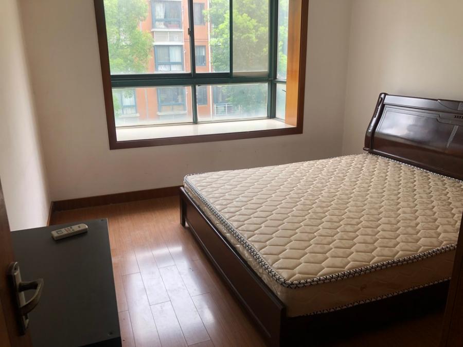 上海市嘉定区泰宸雅苑102栋3F 