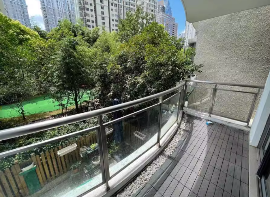 上海市徐汇区莱诗邸5栋2F及地下1F车位 