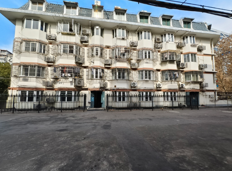 上海市松江区斜桥路47弄小区5栋2F共3套 